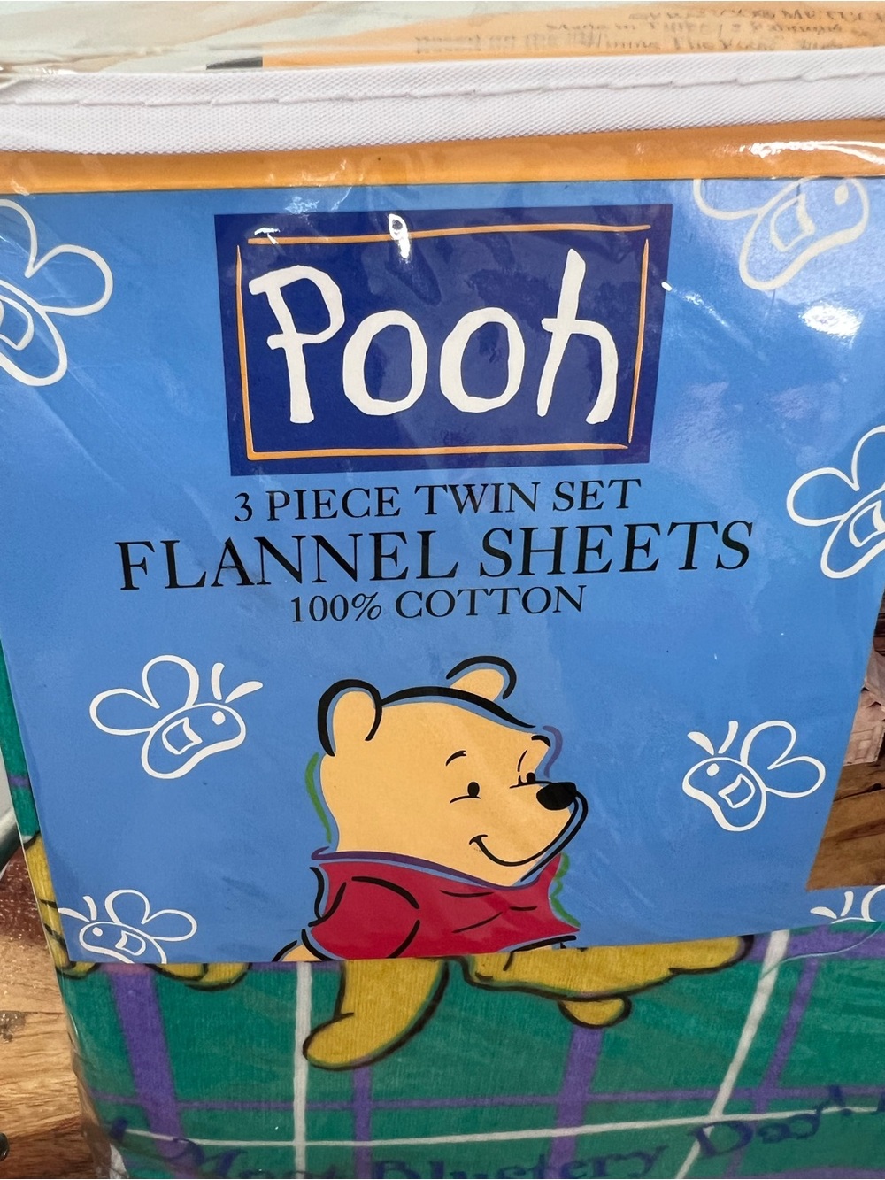 Vintage Pooh 3-Piece Twin Flannel Sheets - Most Blustery Day - Winnie the Pooh - Picture 2 of 9